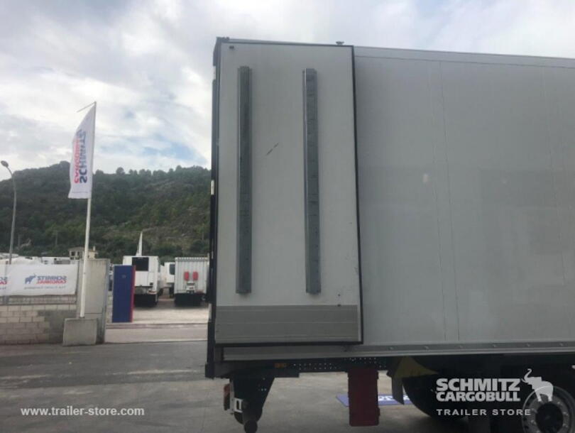 Schmitz Cargobull - низкотемпературный рефрижератор Cтандарт Изо/термо кузов (7)
