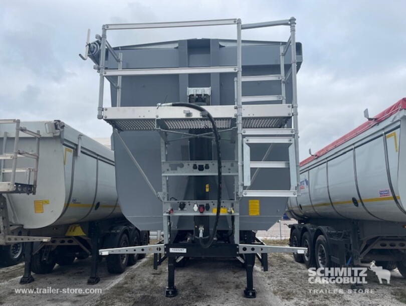 Schmitz Cargobull - Camião basculante con caixa de aço arredondada (2)