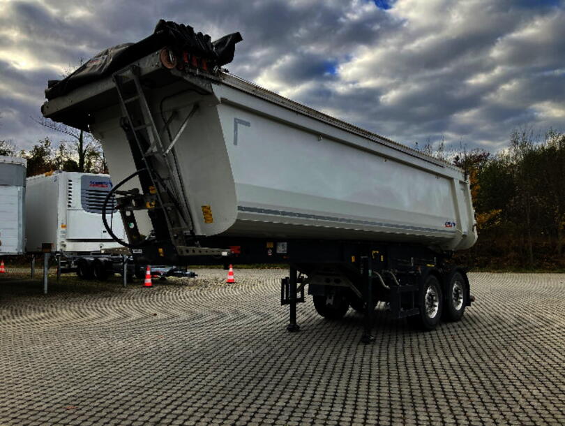Schmitz Cargobull - steel half pipe body Tipper (1)