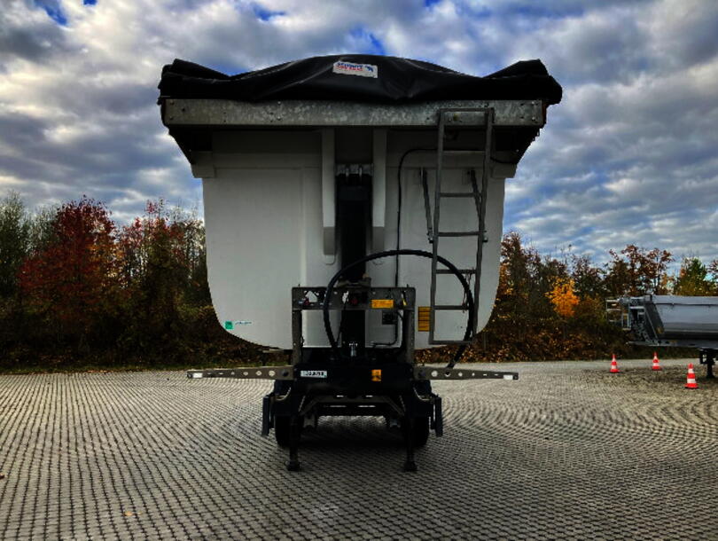 Schmitz Cargobull - steel half pipe body Tipper (5)