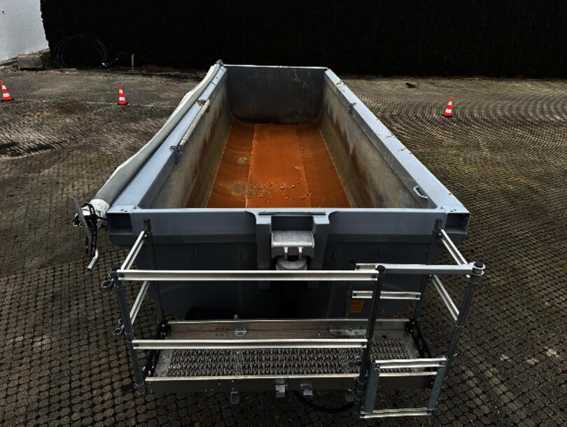 Schmitz Cargobull - steel half pipe body Tipper (3)