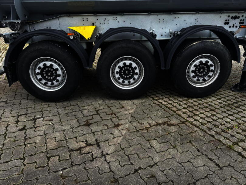 Schmitz Cargobull - steel half pipe body Tipper (4)