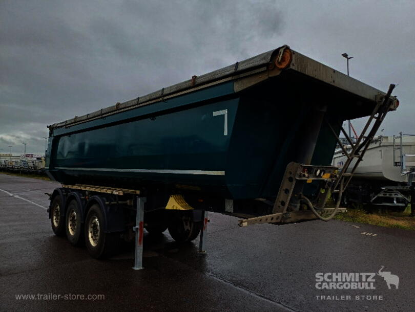Schmitz Cargobull - steel half pipe body Tipper