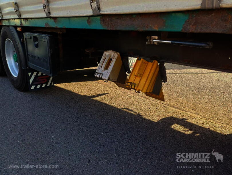 Schwarzmüller - Standard Curtainsider (11)