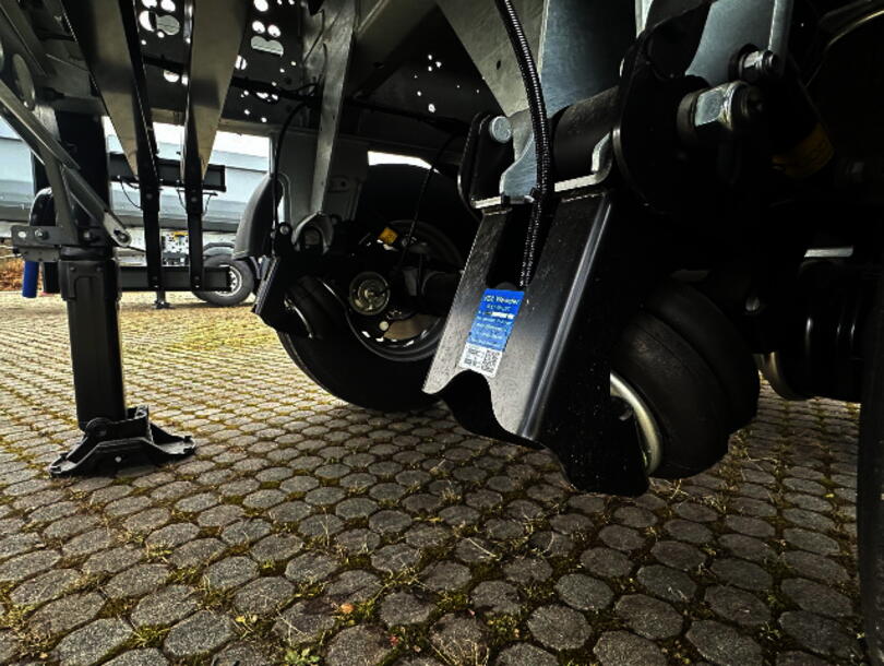 Schmitz Cargobull - steel half pipe body Tipper (5)