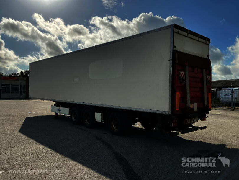 Krone - Промтоварный фургон (4)