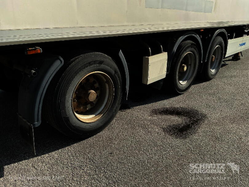 Krone - Промтоварный фургон (7)