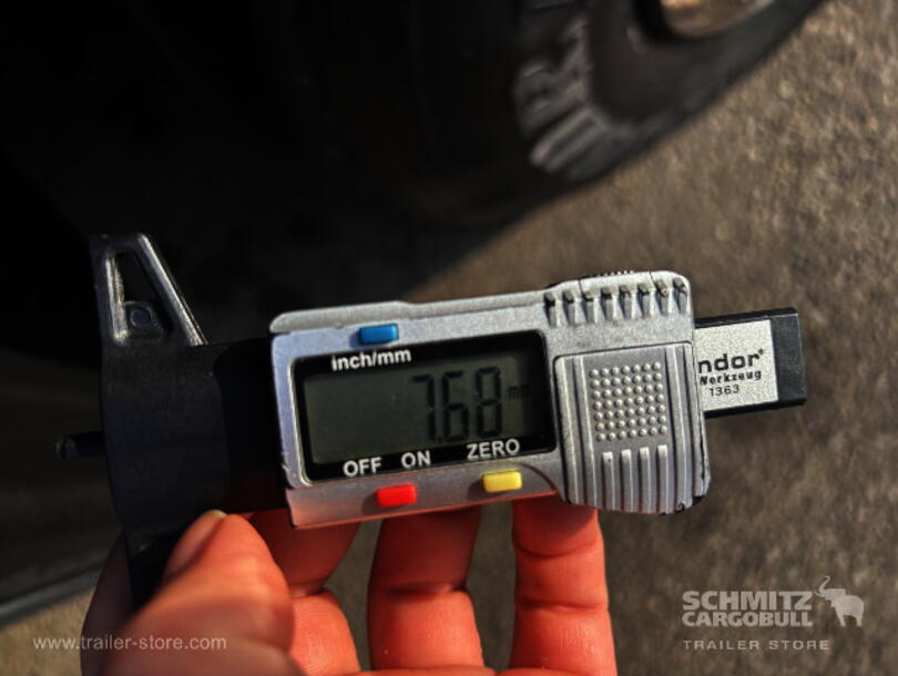 Schmitz Cargobull - Lona para empurrar Mega (10)