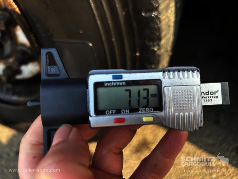 Schmitz Cargobull - Lona para empurrar Mega (8)