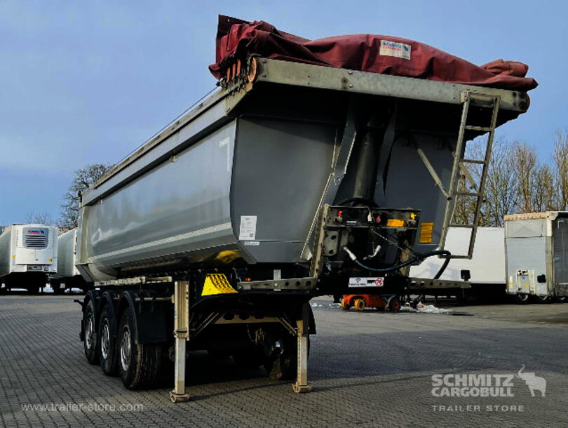 Schmitz Cargobull - steel half pipe body Tipper