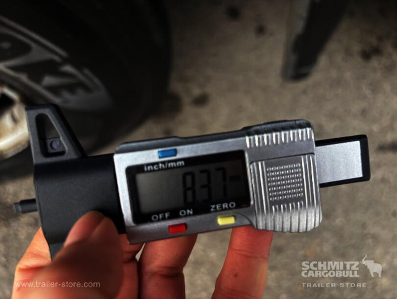 Schmitz Cargobull - Lona para empurrar Mega (8)