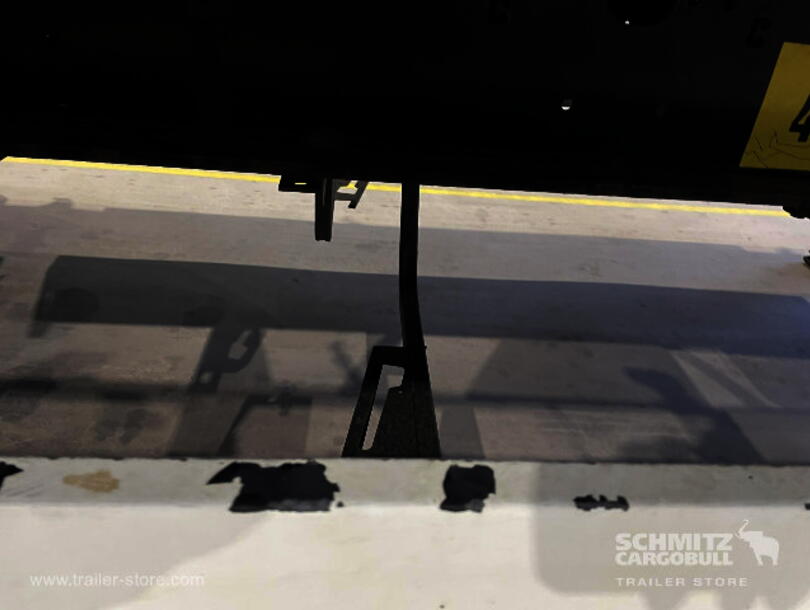 Krone - Mega Curtainsider (9)