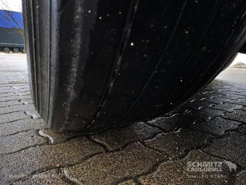 Krone - dropside Curtainsider (15)