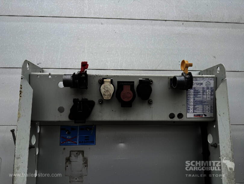Schmitz Cargobull - Lona para empurrar Mega (13)