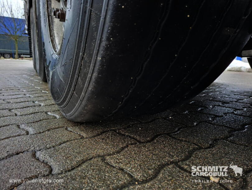 Krone - dropside Curtainsider (9)