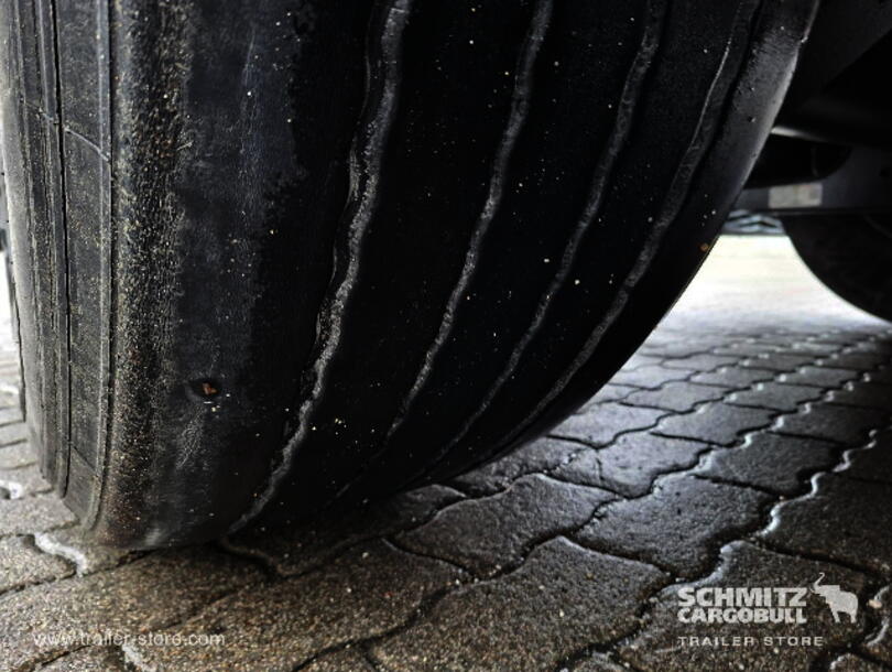 Krone - dropside Curtainsider (2)