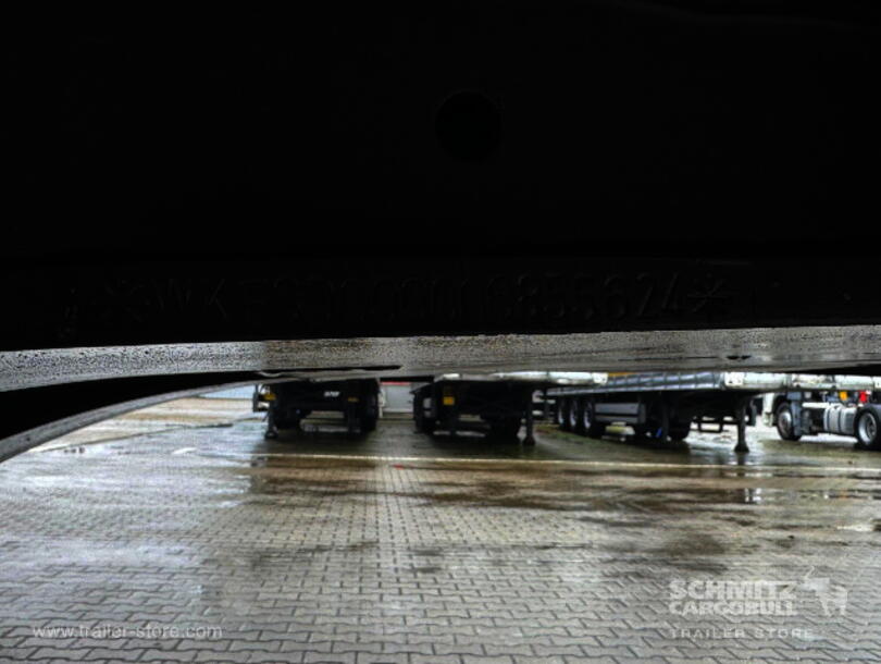 Krone - Mega Curtainsider (9)