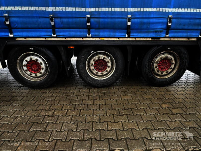 Krone - Mega Curtainsider (7)