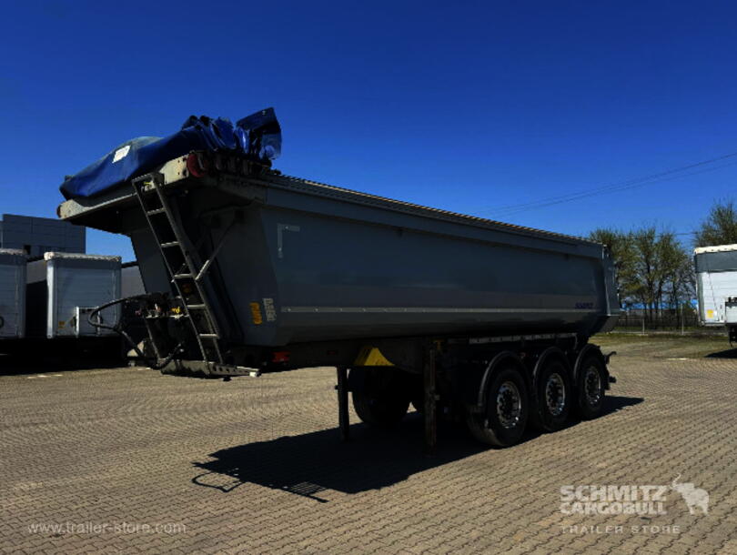 Schmitz Cargobull - steel half pipe body Tipper (1)