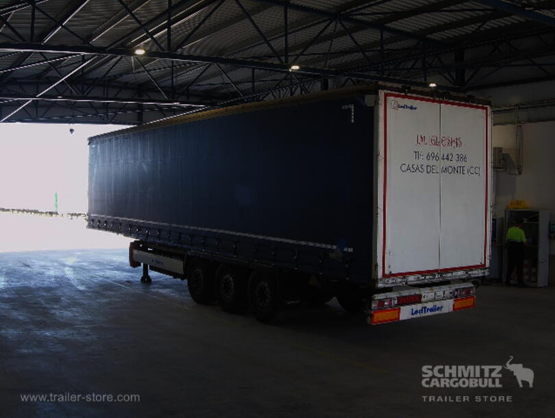 Krone - Standard Curtainsider (1)