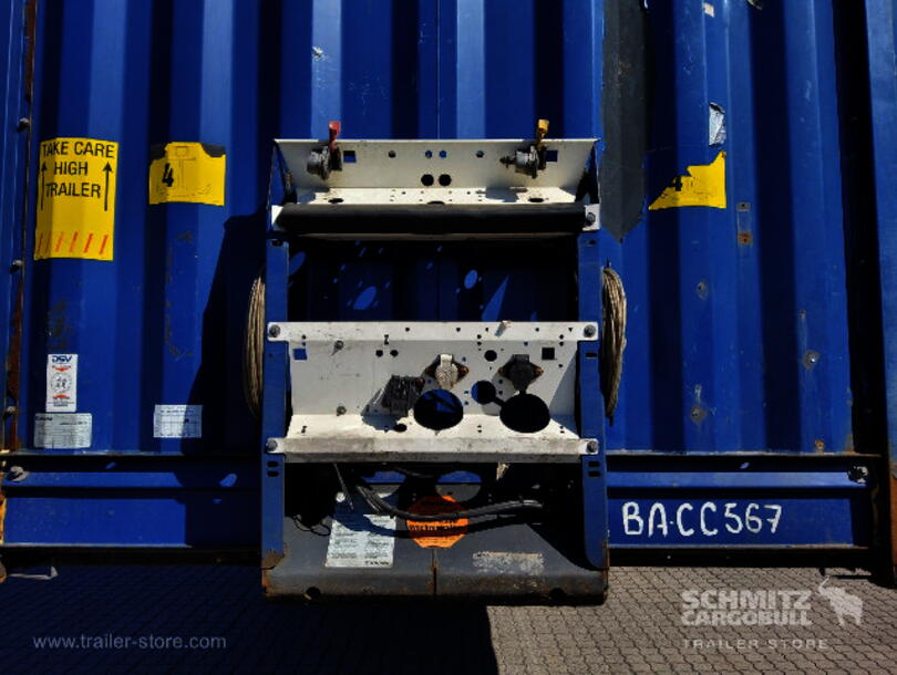 Krone - Mega Curtainsider (10)