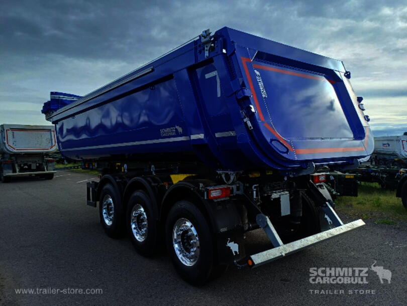Schmitz Cargobull - steel half pipe body Tipper (1)