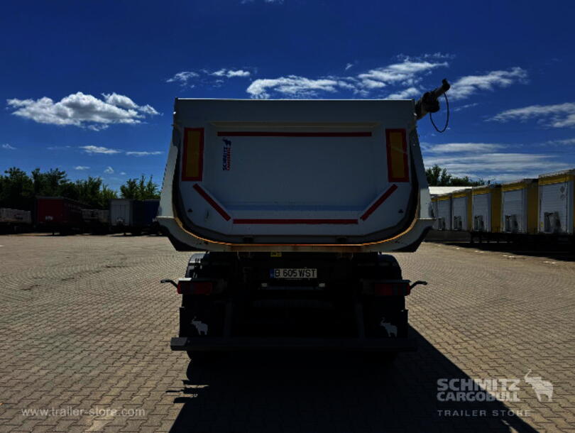 Schmitz Cargobull - Camião basculante con caixa de aço arredondada (5)