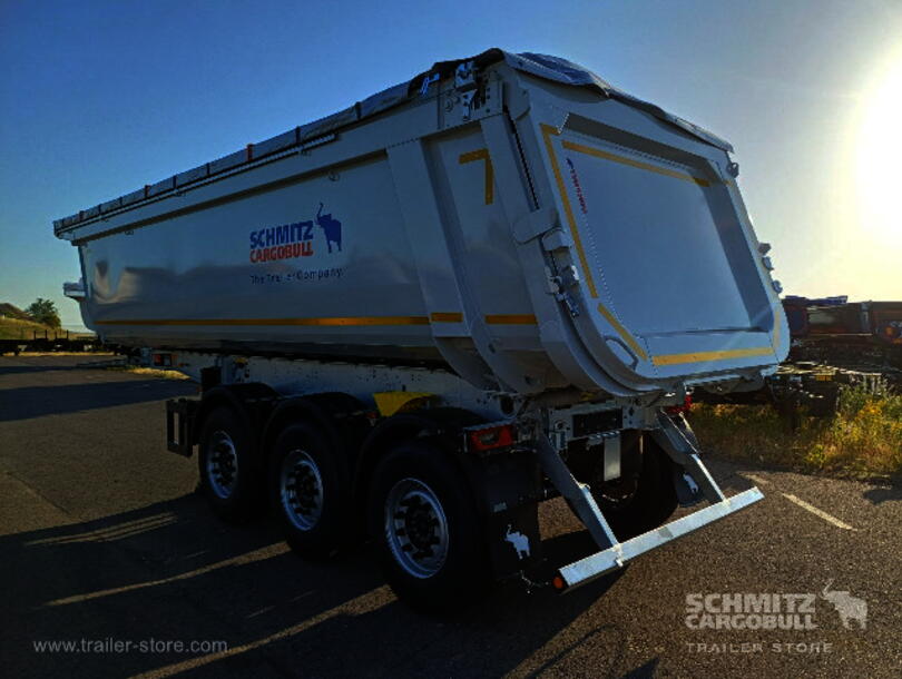 Schmitz Cargobull - steel half pipe body Tipper (1)