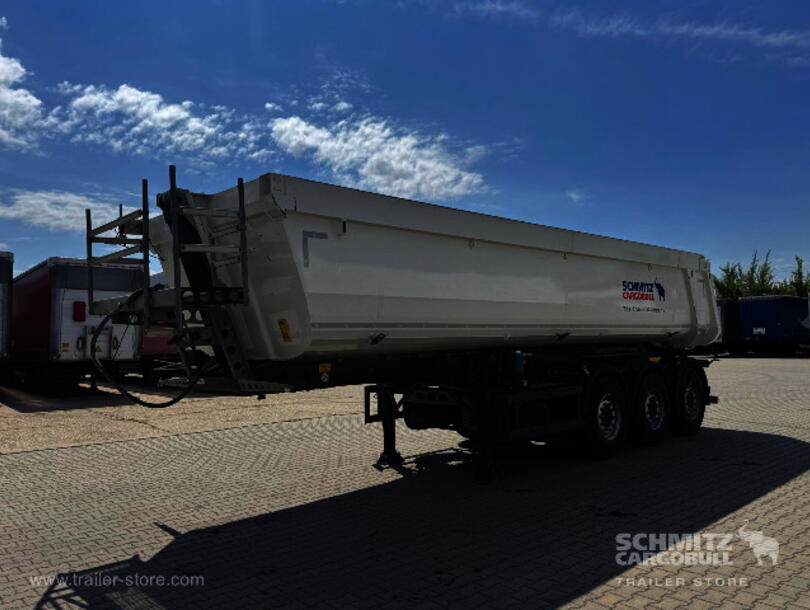 Schmitz Cargobull - steel half pipe body Tipper (1)