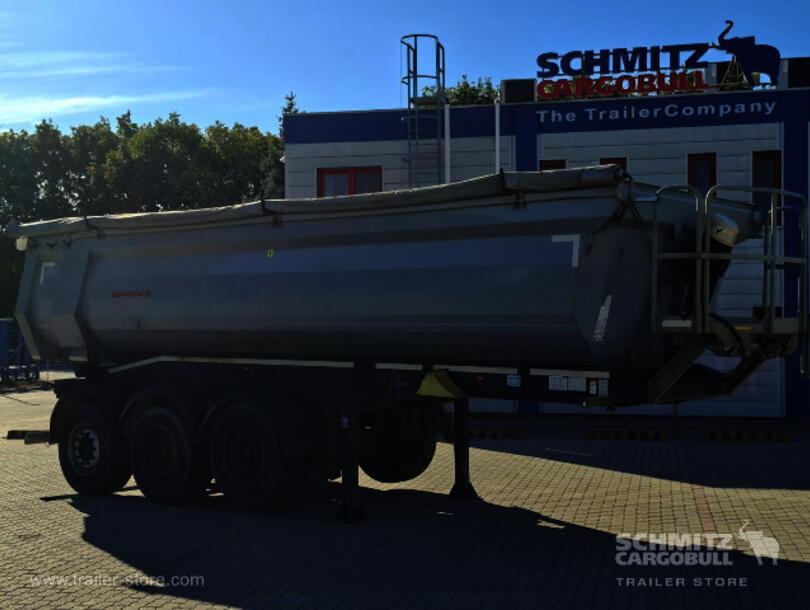 Schwarzmüller - Bena basculabila semirotunda din otel Autobasculantă
