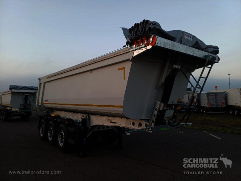 Schmitz Cargobull - steel half pipe body Tipper