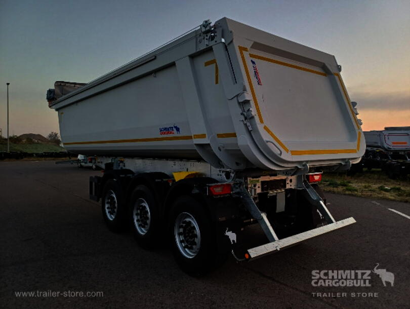 Schmitz Cargobull - steel half pipe body Tipper (1)