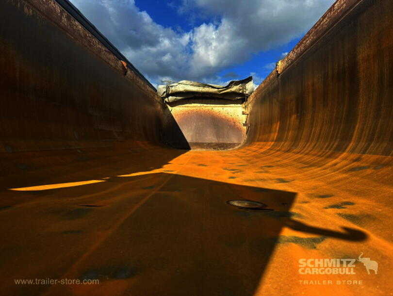 Schmitz Cargobull - steel half pipe body Tipper (9)