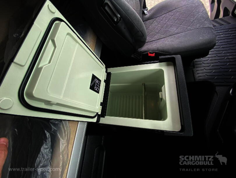 Mercedes-Benz - Commercial vehicles Tractor unit (16)