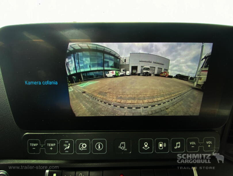 Mercedes-Benz - Commercial vehicles Tractor unit (18)